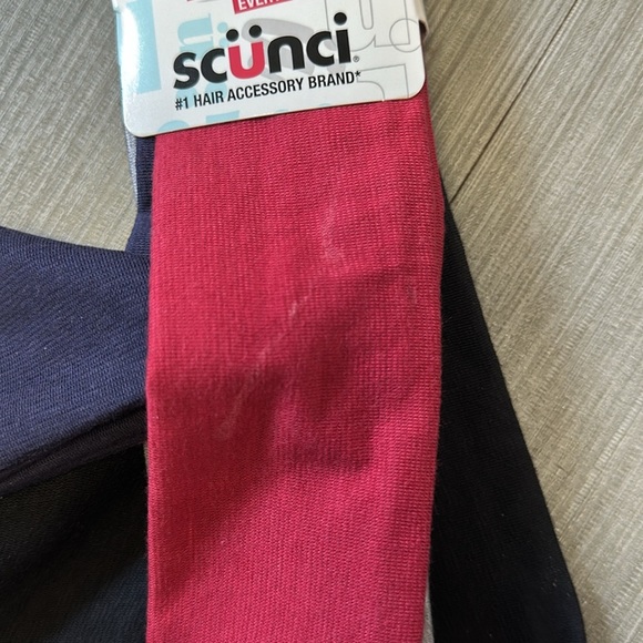 SCUNCI head wraps claw clips - Picture 3 of 4